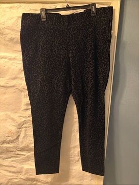 Old Navy Stevie Black crushed velvet soft Leopard-Print Pull-On Pants
